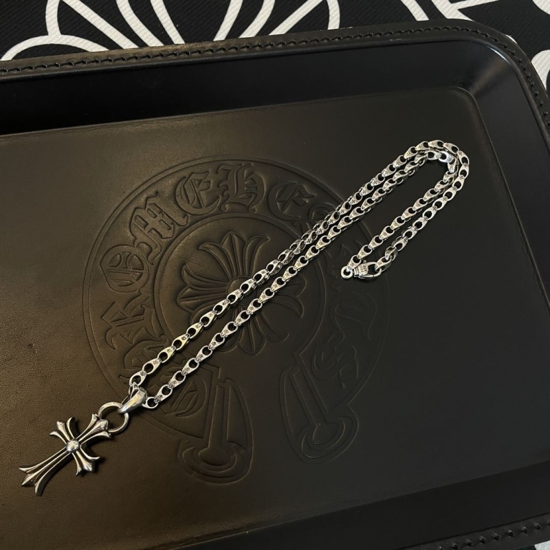 Ch**me He**ts necklaces